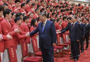 习近平在接见第33届奥运会中国体育代表团时强调 戒骄戒躁 再接再厉 为建设体育强国再立新功