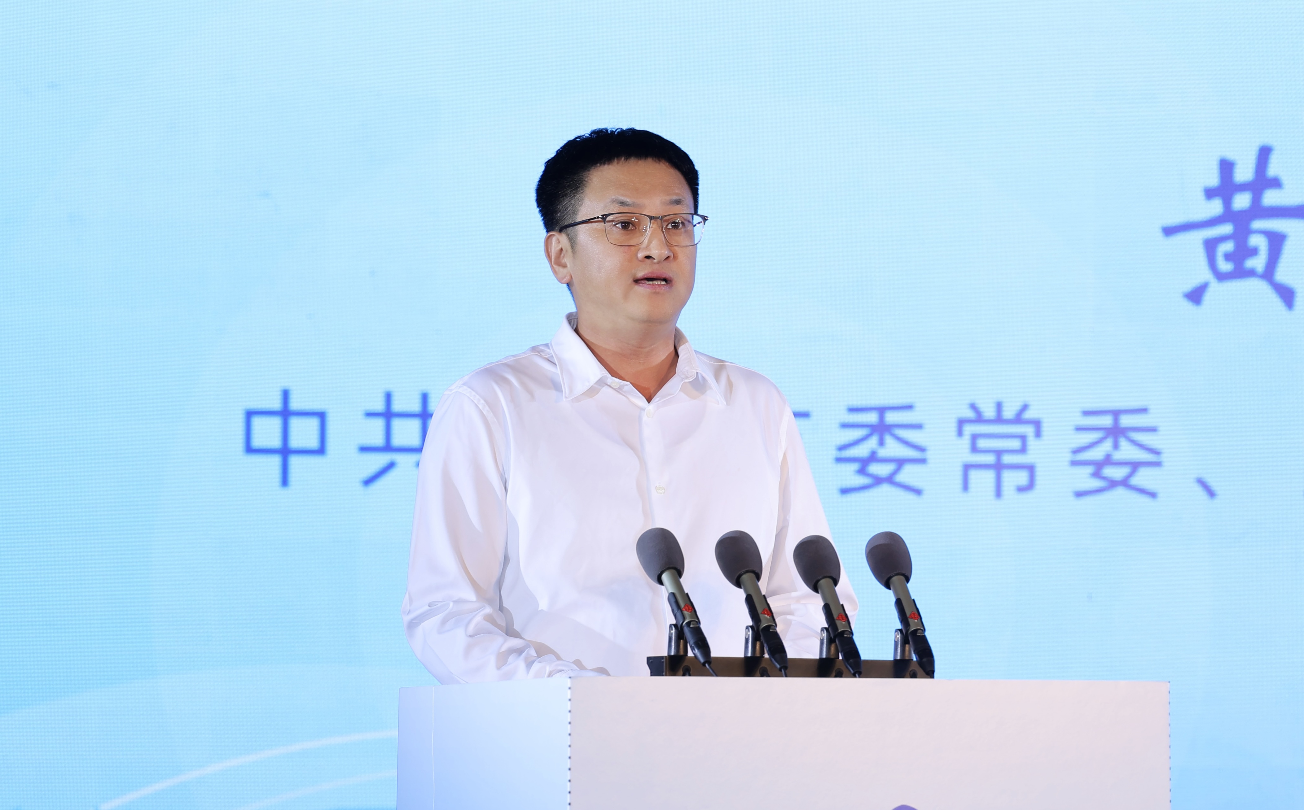 福州市委常委、宣传部部长、统战部部长黄建雄