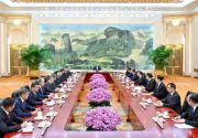 习近平集体会见上海合作组织成员国外长理事会会议外方代表团团长