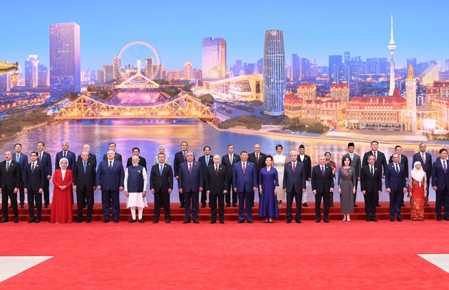 上合组织天津峰会丨习近平和彭丽媛为出席2025年上海合作组织峰会的国际贵宾举行欢迎宴会