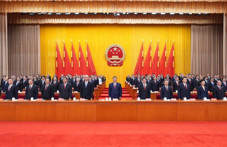 新疆维吾尔自治区成立70周年庆祝大会隆重举行 习近平出席大会