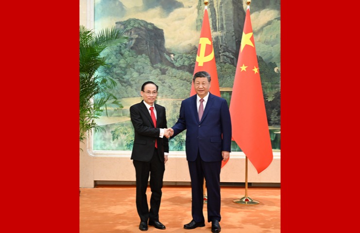 习近平会见越共中央总书记特使黎怀忠