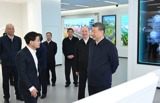 习近平在北京考察科技创新工作