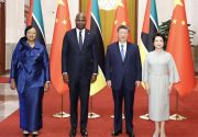 习近平同莫桑比克总统查波会谈