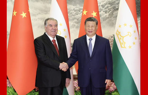 习近平同塔吉克斯坦总统拉赫蒙会谈